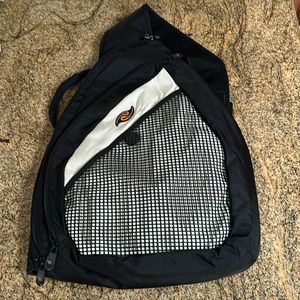 Everki Stile for Motion Sling Bag Black& Gray